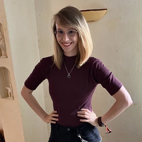 Student Agnetha Dunger